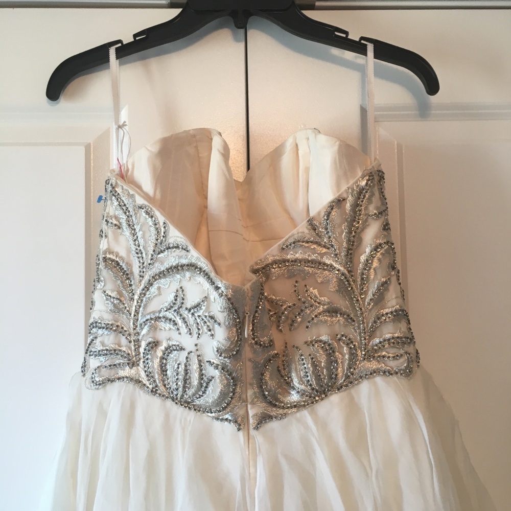 Watters Daniella beaded wedding gown 6072b - Picture 8 of 11